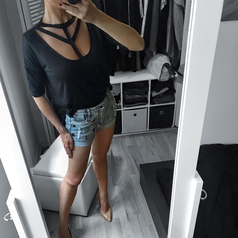 LAST 2✨Black Strap Detail Front Top